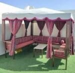 جلسة مع مظلة مع طربال